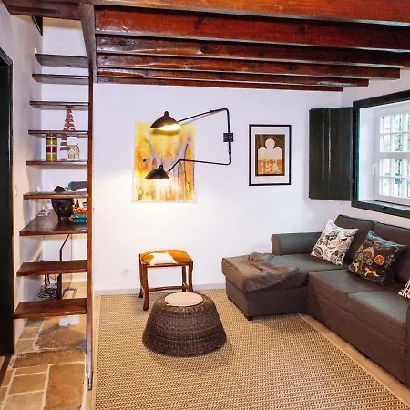 Marques Near Tejo River Cruz Quebrada