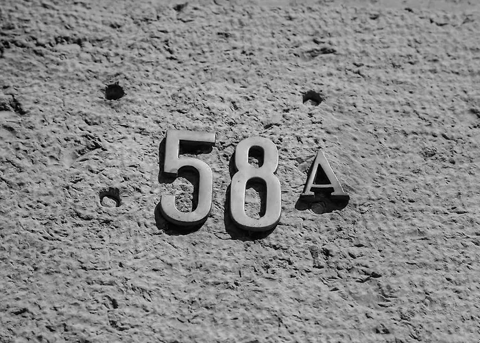 Marques Near Tejo River * Cruz Quebrada