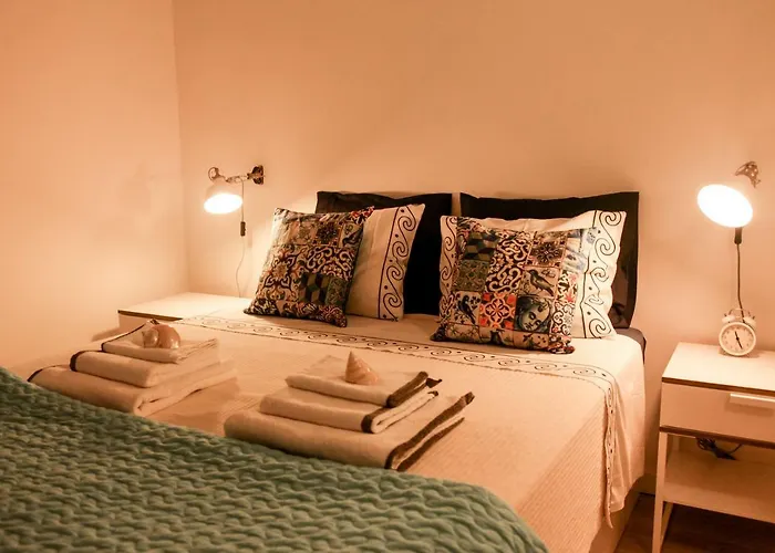 Marques Near Tejo River * Cruz Quebrada