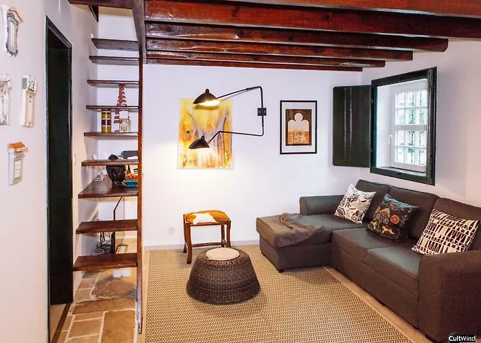 Marques Near Tejo River Cruz Quebrada